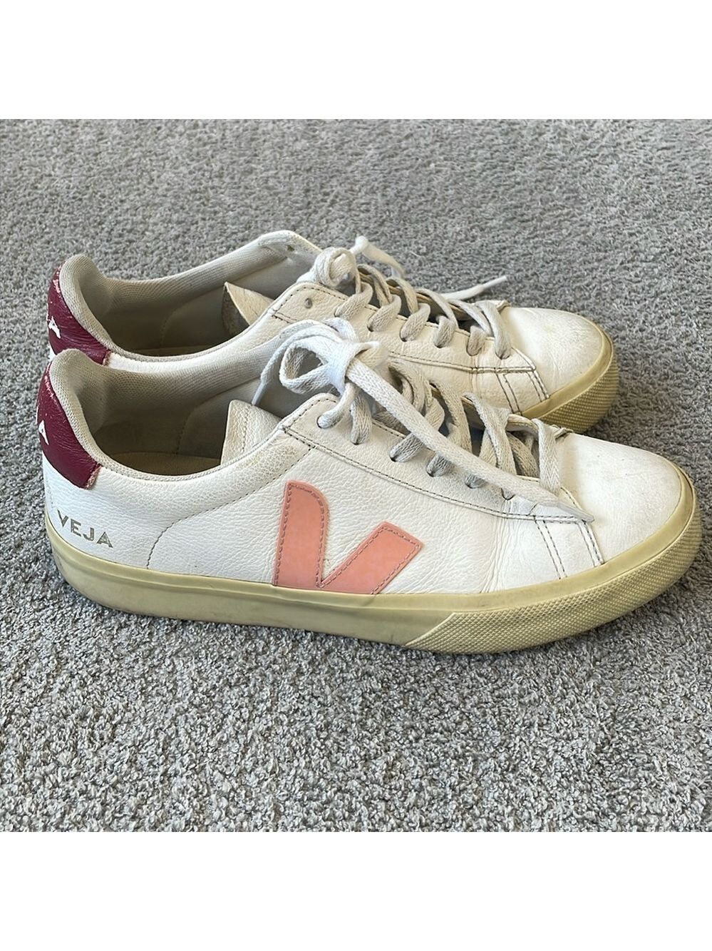 GC Veja White / PInk Sneaker - Size 9